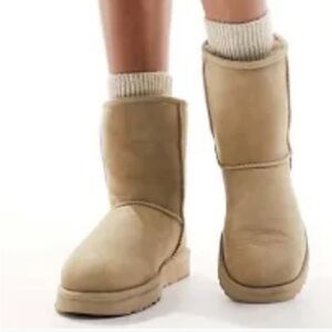 UGG Women's Classic Short II Brown Boots | 7